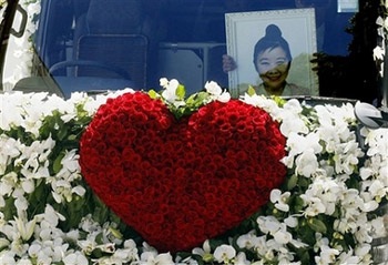 Lễ tang ngập hoa cho nữ tỉ phú giàu nhất châu Á - 5