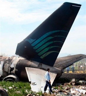 Chùm ảnh vụ cháy máy bay tại Indonesia - 7