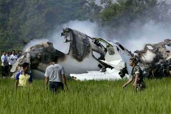 Chùm ảnh vụ cháy máy bay tại Indonesia - 9