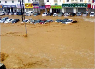 Cơn cuồng phong đổ bộ vùng Vịnh đẩy giá dầu lên cao - 2