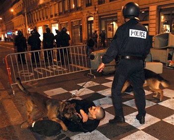 Pháp: Biểu tình bạo lực chống Sarkozy - 1