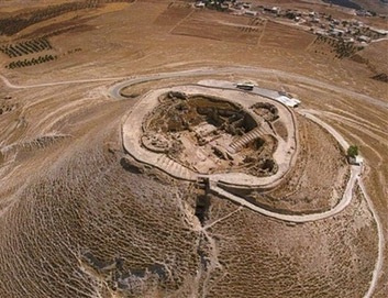 Phát hiện ngôi mộ cổ của vua Herod - 1