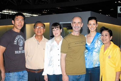 Hoa hậu hoàn vũ được công chúa Thái Lan ban nước rửa tội - 4 Hoa hậu hoàn vũ được công chúa Thái Lan ban nước rửa tội - 4