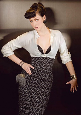 Những kiểu tóc lạ của Hoa hậu hoàn vũ - 4 Những kiểu tóc lạ của Hoa hậu hoàn vũ - 4