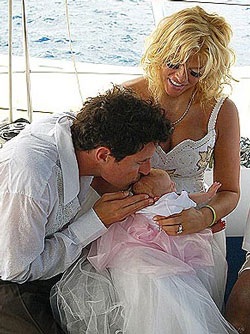 Con vừa chết, Anna Nicole Smith lấy chồng! - 4 Con vừa chết, Anna Nicole Smith lấy chồng! - 4