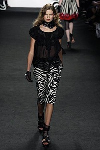 Anna Sui: Bước vào thế giới cổ tích  - 2