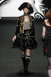 Anna Sui: Bước vào thế giới cổ tích  - 4