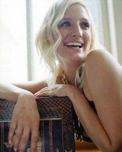 Ashlee: "Tôi sexy hơn Jessica Simpson" - 3