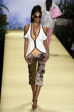 Baby Phat: Những cô gái mang phong cách sexy - 13