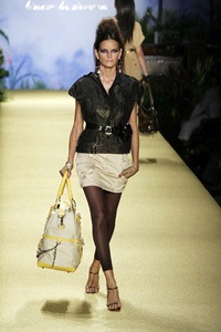 Baby Phat: Những cô gái mang phong cách sexy - 24