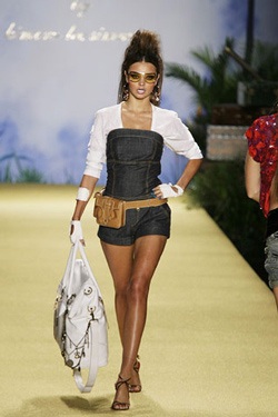 Baby Phat: Những cô gái mang phong cách sexy - 3