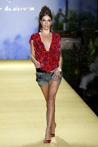 Baby Phat: Những cô gái mang phong cách sexy - 7