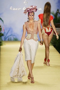 Baby Phat: Những cô gái mang phong cách sexy - 9