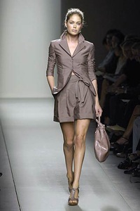 Bottega Veneta: Nét thanh cao quyến rũ - 19