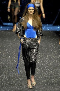 D&G: Nét phá cách gợi cảm - 4