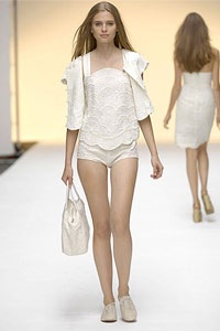 Emma Cook: Một vẻ đẹp nữ tính - 10