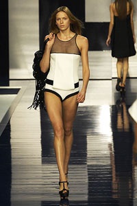 Fendi: Vẻ đẹp thanh lịch của một thiếu nữ - 13