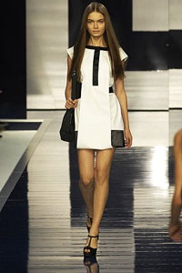 Fendi: Vẻ đẹp thanh lịch của một thiếu nữ - 14