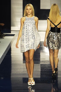 Fendi: Vẻ đẹp thanh lịch của một thiếu nữ - 4