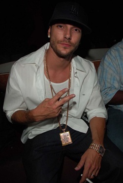 Britney muốn Sutton lên ảnh đẹp như Suri Cruise  - 4