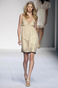 La Perla: Vẻ đẹp dịu dàng và bay bổng - 1