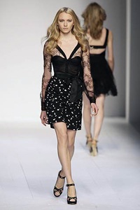 La Perla: Vẻ đẹp dịu dàng và bay bổng - 17