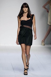 La Perla: Vẻ đẹp dịu dàng và bay bổng - 7