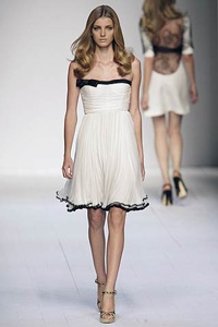 La Perla: Vẻ đẹp dịu dàng và bay bổng - 9