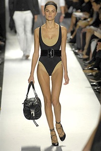 Micheal Kors: Sức hút mang phong cách sexy - 12