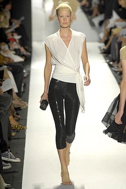 Micheal Kors: Sức hút mang phong cách sexy - 15