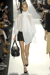 Micheal Kors: Sức hút mang phong cách sexy - 17