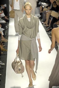 Micheal Kors: Sức hút mang phong cách sexy - 34