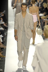 Micheal Kors: Sức hút mang phong cách sexy - 36