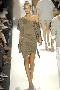 Micheal Kors: Sức hút mang phong cách sexy - 37