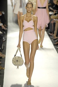 Micheal Kors: Sức hút mang phong cách sexy - 43