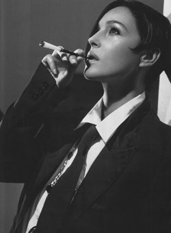 Khám phá vẻ đẹp tiềm ẩn của người đẹp nước Ý - 3 Khám phá vẻ đẹp tiềm ẩn của người đẹp nước Ý - 3