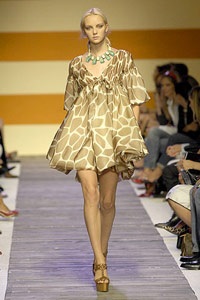 Moschino Cheap & Chic: Quyến rũ tuổi 20 - 1