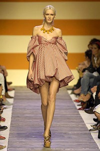 Moschino Cheap & Chic: Quyến rũ tuổi 20 - 17