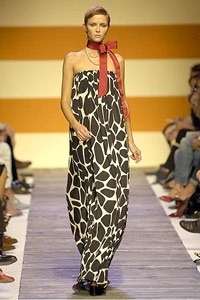 Moschino Cheap & Chic: Quyến rũ tuổi 20 - 24