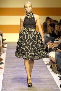 Moschino Cheap & Chic: Quyến rũ tuổi 20 - 25