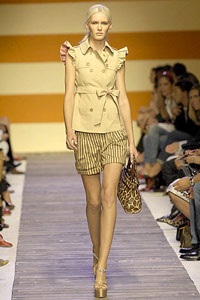 Moschino Cheap & Chic: Quyến rũ tuổi 20 - 3