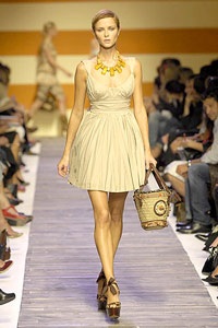 Moschino Cheap & Chic: Quyến rũ tuổi 20 - 4