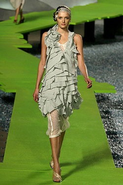 Marc Jacobs: Sự "biến hoá" của trang phục - 16