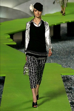Marc Jacobs: Sự "biến hoá" của trang phục - 3
