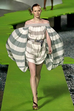 Marc Jacobs: Sự "biến hoá" của trang phục - 8