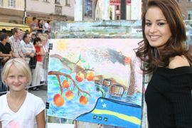 Hoa hậu Mai Phương Thuý tung tăng trên đường phố Wroclaw  - 8