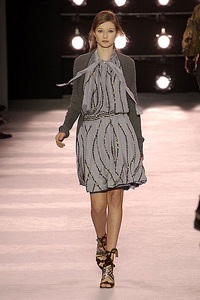 Vẻ đẹp quý phái mang phong cách cổ điển - 1