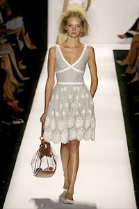 Oscar de la Renta - Vẻ đẹp dịu dàng - 6 Oscar de la Renta - Vẻ đẹp dịu dàng - 6