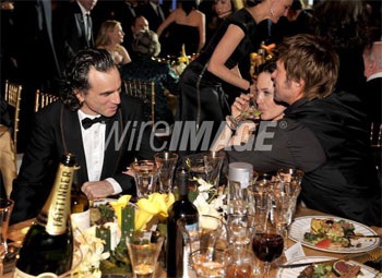 Daniel và Julie Christie thắng lớn tại giải SAG - 2