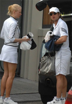 Nicole Kidman có bầu vẫn chơi thể thao - 1